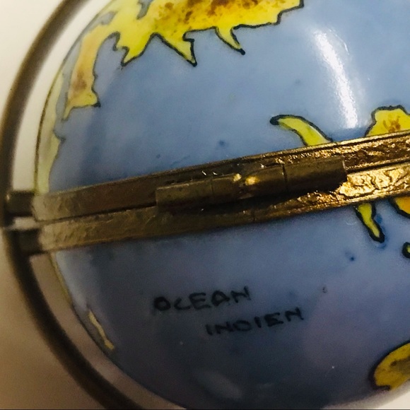 Limoges World Globe on Stand Gold Plated Hand Crafted Signed HF Original… - Picture 11 of 16